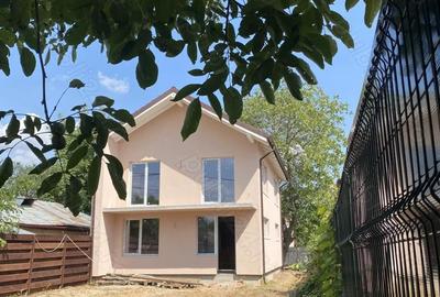 Casă cu 6 camere în Săftica - 2