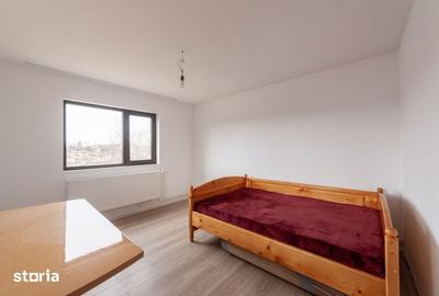 Casă cu Teren 4563 Mp în Central - 2