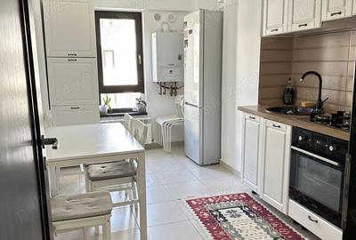 Inchiriez apartament