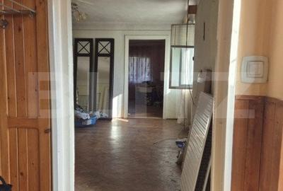 Casa cu 3 camere, zona 7 Noiembrie - 2