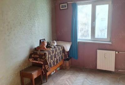 Apartament cu 3 camere semidecomandat în Central - 3