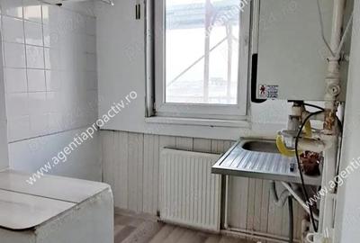 Apartament cu 3 camere, Tiglina 2, centrala termica, nemobilat! - 4
