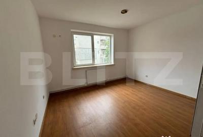 Spațiu comercial, de 132 mp, în Central - 4