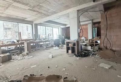 Spațiu comercial, de 683 mp, în Central - 3