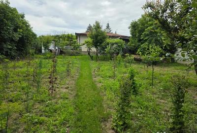 Casă cu 4 camere cu Teren 100 Mp în Central