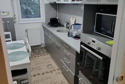 Apartament cu 3 camere decomandat în Micro 5 - 3