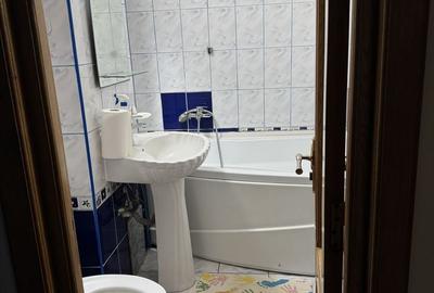 Apartament cu 3 camere decomandat în Podu Turcului - 1