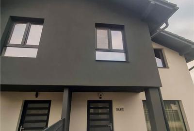 Casă cu 4 camere cu Teren 300 Mp în Central - 1