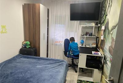 Apartament 3 camere, zona Liceul Economic -str Longinescu , - 3