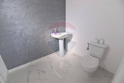 Casă cu 14 camere cu Teren 360 Mp în Central - 26