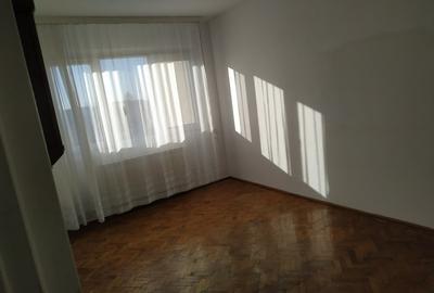 Apartament cu 3 camere semidecomandat în Circumvalațiunii - 2
