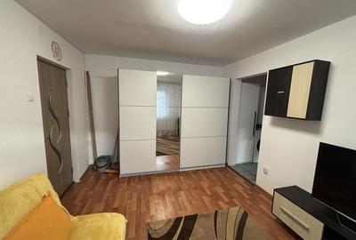 Apartament cu 3 camere decomandat în Viziru 3 - 2