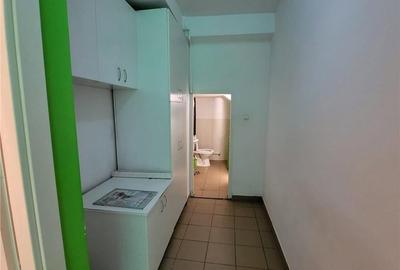 Spațiu comercial, de 150 mp, în Central - 8