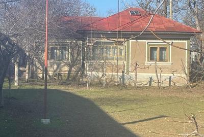 Casă cu 3 camere în Roșiori de Vede - 2