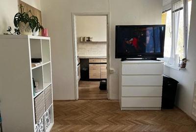 Garsonieră decomandată în Valea Cetății