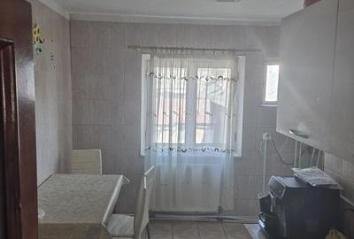 Apartament cu 3 camere decomandat în Teilor - 4