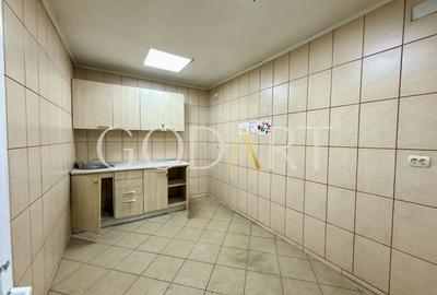 Spațiu industrial, de 4,000 mp, în Central - 13