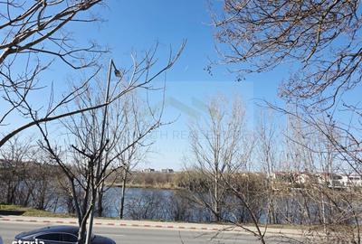 Spațiu comercial, de 1,800 mp, în Central - 3