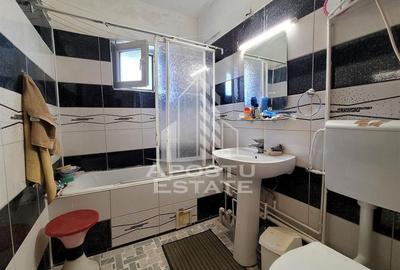 Apartament cu 2 camere semidecomandat, mobilat în Aradului