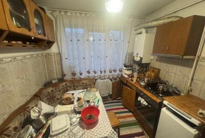 3CD Alexandru , bloc la bulevard , et 2/10 , liber - 3