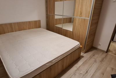 Mihai Bravu vis-a-vis metrou Obor amenajat modern bloc reabilitat etajul 2 - 3