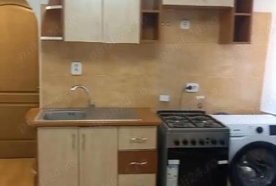 Garsonieră decomandată în Central - 2