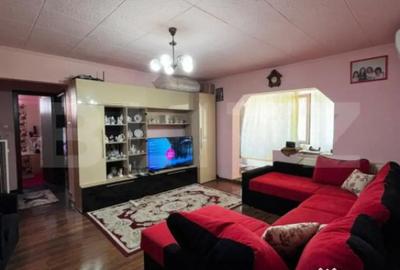 Apartament cu 3 camere semidecomandat în Micro 16 - 18