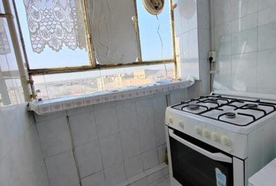 Apartament cu 3 camere decomandat în Sud