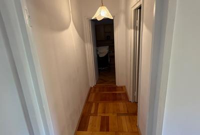 Apartament cu 3 camere semidecomandat în Central - 3