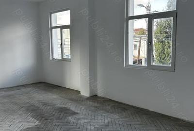 Spațiu comercial, de 174 mp, în Central - 6