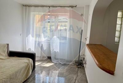 Apartament cu 3 camere de vânzare în zona Est - 10