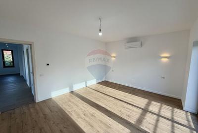 Casa / Vila cu 4 camere de vanzare in zona Nord Casa / Vila cu 4 camere de vanzare in zona Nord - 6