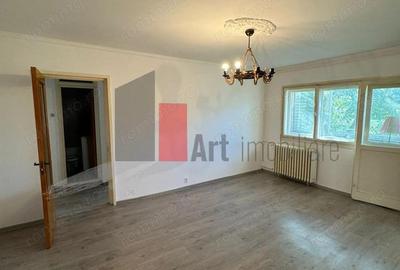 De vanzare Apartament 3 camere, Sector 4 - 1