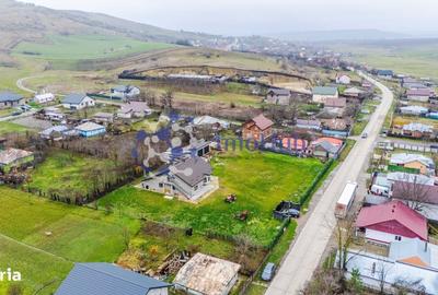 Teren de 1241 mp, în Lețcani