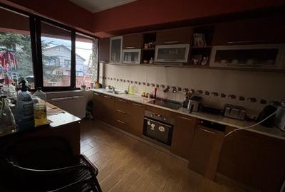 Casă individuală cu 7 camere cu Canalizare în Central - 5