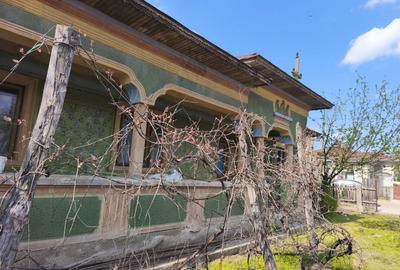 Casă cu 4 camere în Colibași - 1