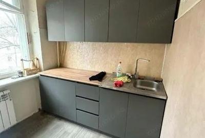 Apartament cu 2 camere decomandat în Titan