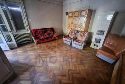 Ultracentral. Parter inalt. Intrare separata. Teren 403 mp in proprietate. - 1