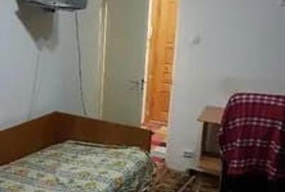 Apartament cu 3 camere semidecomandat în Hârșova - 1