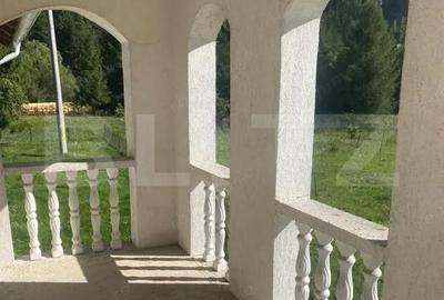 Casă cu 5 camere cu Teren 1755 Mp în Central - 8