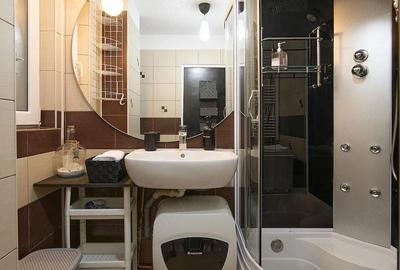 Garsonieră decomandată în Eroii Revoluției - 1