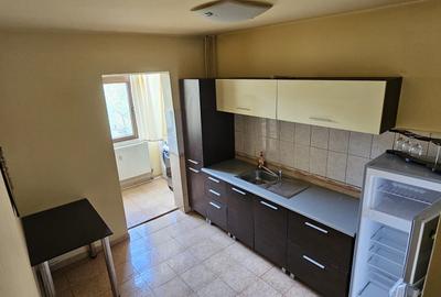 Garsonieră decomandată, mobilată în Tătărași
