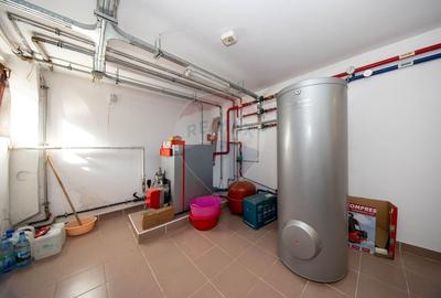 Vila cu 8 Camere, Sala de Fitness si Sauna in Moieciu Comision 0% - 45