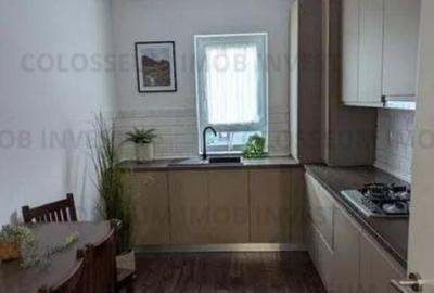 Apartament cu 3 camere decomandat în Tractorul - 4