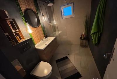 Apartament cu 3 camere semidecomandat în Obcini