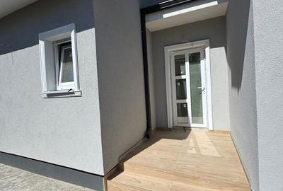 Casă cu 3 camere cu Teren 340 Mp în Moșnița Nouă - 2