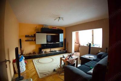 Etaj 2- 3 cam decomandat Bucovinei-Torontalului centrala proprie - 1