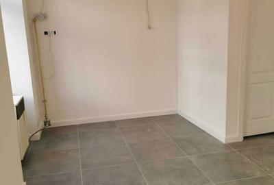 Spațiu comercial, de 22 mp, în Exterior Vest - 3