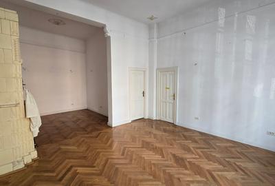 Imobil cu prestanta de inchiriat, curte mare, birouri, clinica, horeca - 9