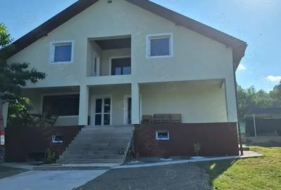 Casă cu 6 camere cu Teren 2900 Mp în Șiștarovăț - 5